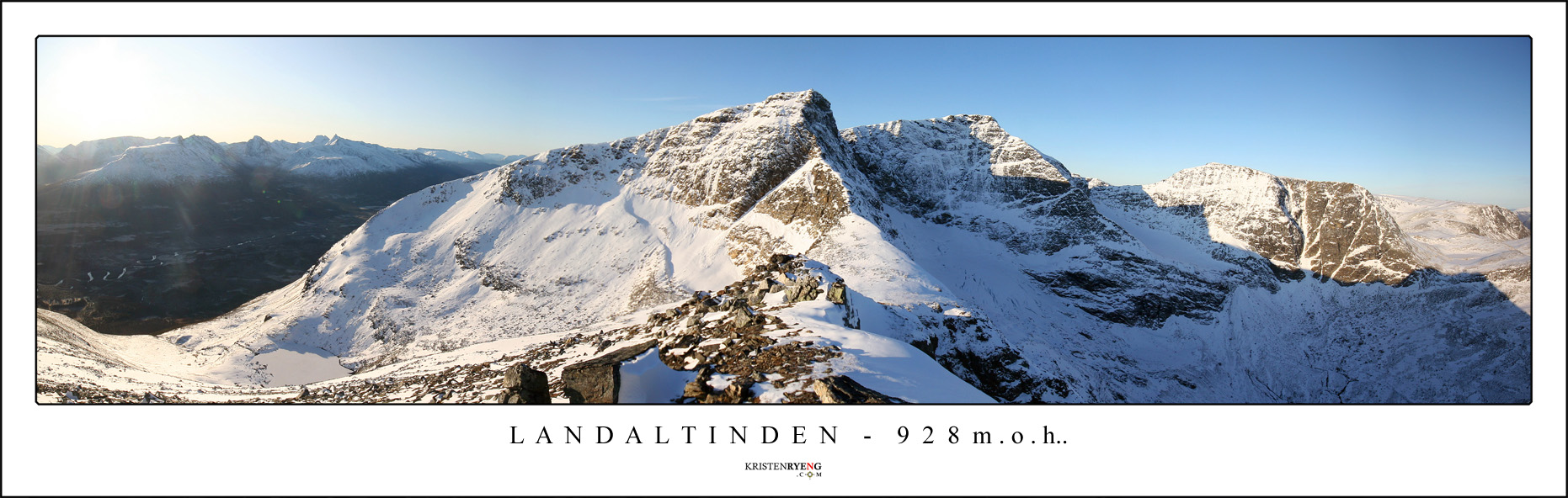 Panorama-Langdaltinden1.jpg - Utsikt fra toppen av Langdaltinden (924 moh). Her mot Finnheimfjellet (1148 moh). Legg merke til skrivefeilen på bildet.... *Arg*