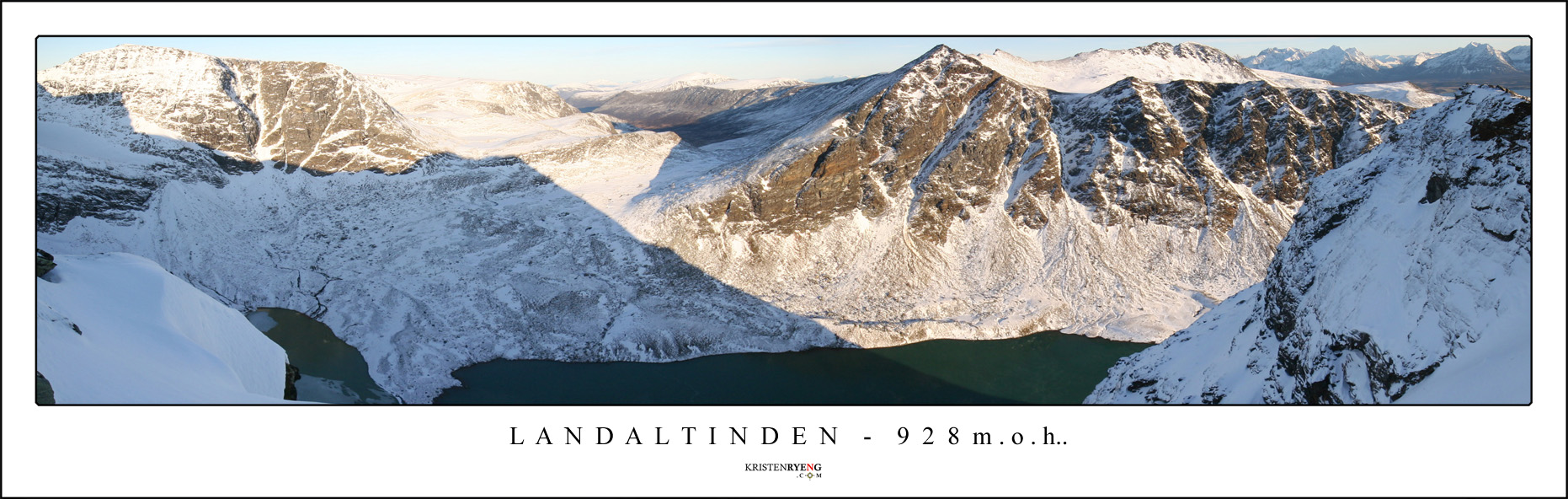 Panorama-Langdaltinden3.jpg - Utsikt fra toppen av Langdaltinden (924 moh). Her inn dalen som leder mot Snarbyeidet. Legg merke til skrivefeilen på bildet.... *Arg*