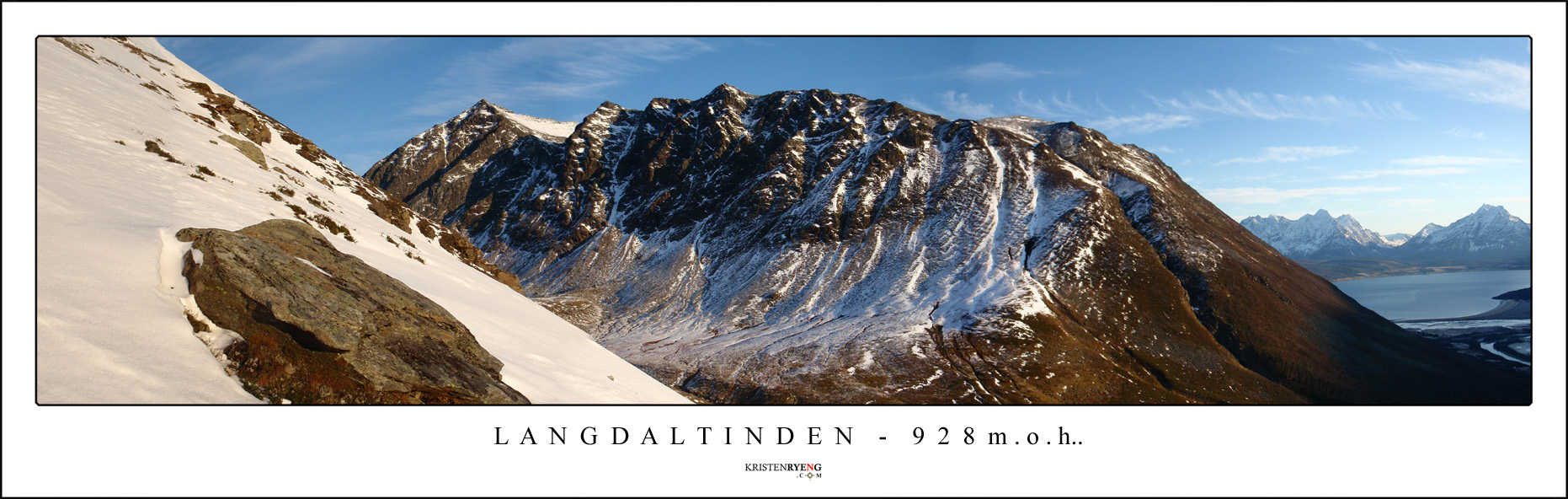 Panorama-Langdaltinden5.jpg - Utsikt på vei opp mot Langdaltinden (924 moh). Her sett mot Langdalen og Graselvtinden helt til høyre i bildet. Til venstre i bakkant ligger navnløs høyde 1017 og 1022 moh. Breivikeidet nede til høyre i bildet. Legg merke til skrivefeilen på bildet.... *Arg*