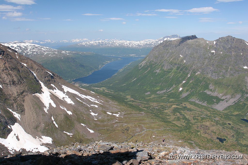 IMG_0296.JPG - Utsikt tilbake mot Ramfjorden, Saltdalen med Maritindan bak. Ser også Tromsdalstinden bak.