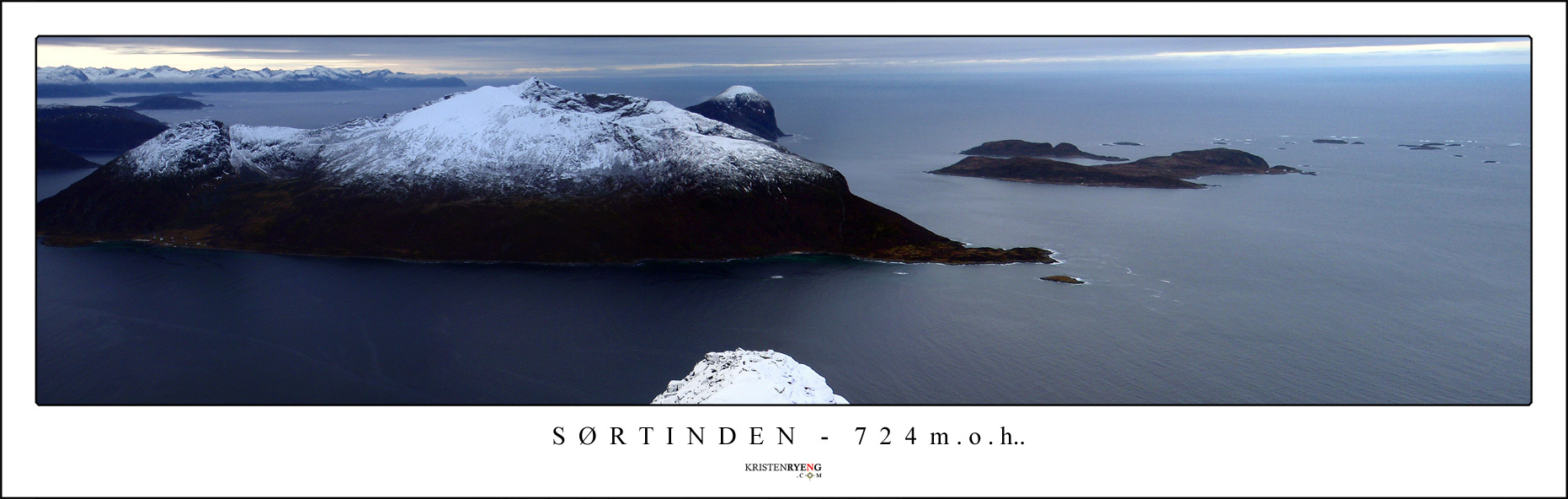 Panorama--Sortinden1.jpg - Utsikt fra Sørtinden (724 moh). Her mot Sessøy.