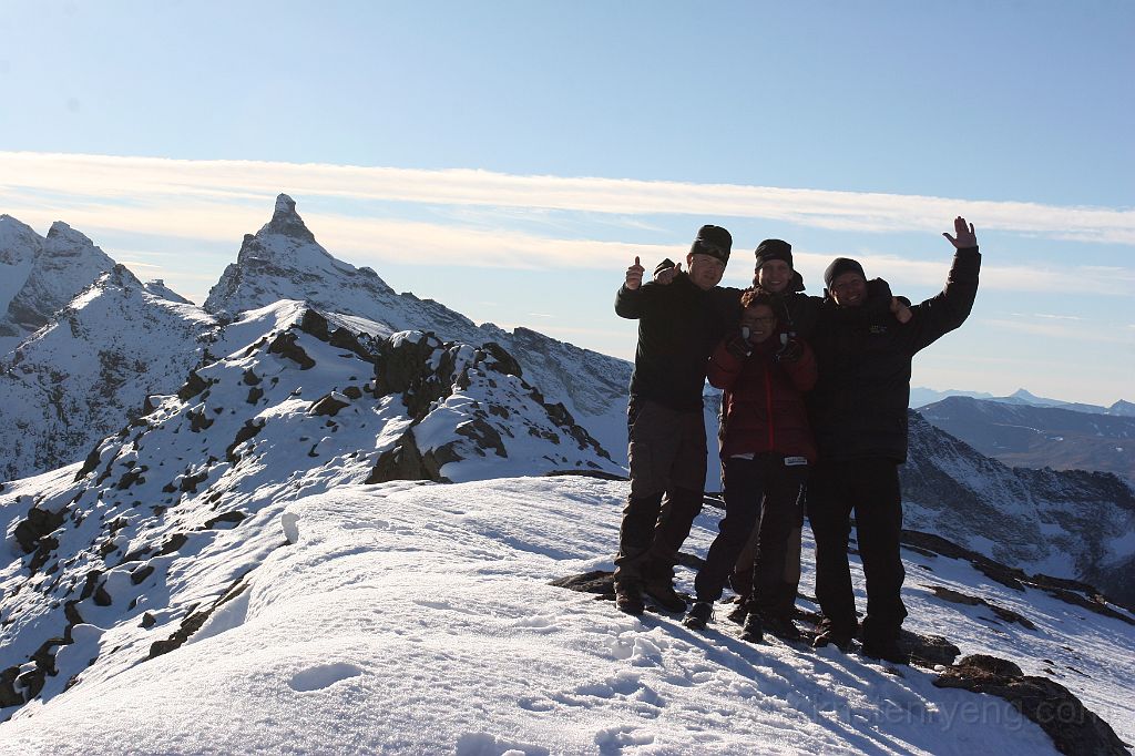 IMG_0401.JPG - Kristen, Lars, Mona og Ray på toppen av Gabrielfjellet.