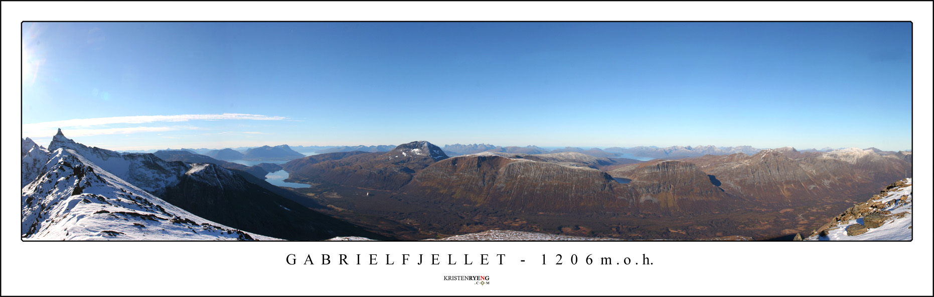 Gabrielfjellet3.jpg - Utsikt mot vest fra Gabrielfjellet. Hamperokken (1404 moh) helt ute til venstre. Dernest følger Ramfjorden, Tromsdalstinden og fjellmassivet på motsatt side av Breivikeidet. Kvaløya og Ringvassøya i bakgrunnen.