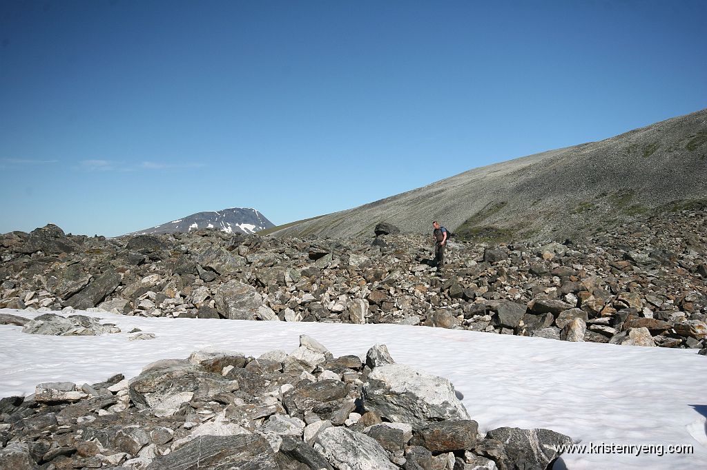 IMG_0046.JPG - Lars. Fjellet i bakgrunn til venstre er Tromsdalstinden.