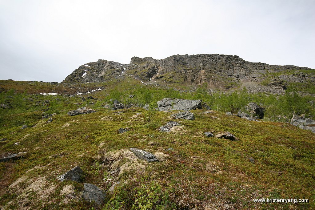 IMG_0021.JPG - På vestsiden av Tiurdalen ligger Stortinden (914 moh).