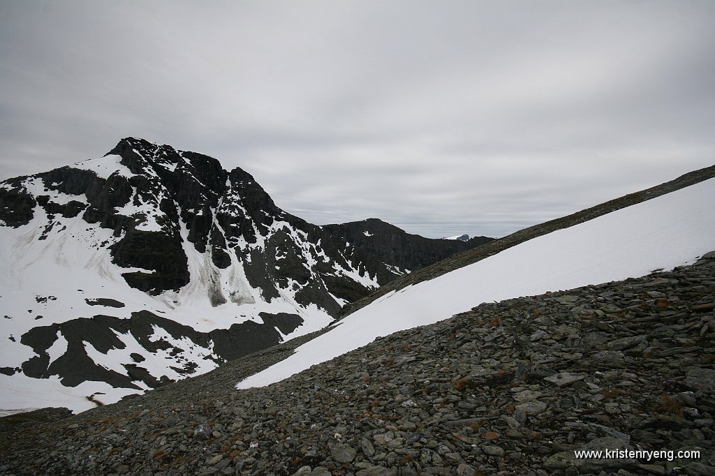 IMG_0110.JPG - Utsikt mot navnløs topp (1223 moh) sørvest for Rasmustinden.