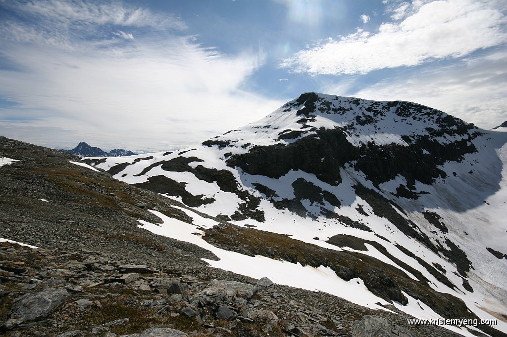 IMG_0244.JPG - Her med utsikt mot navnløs topp (1106 moh).