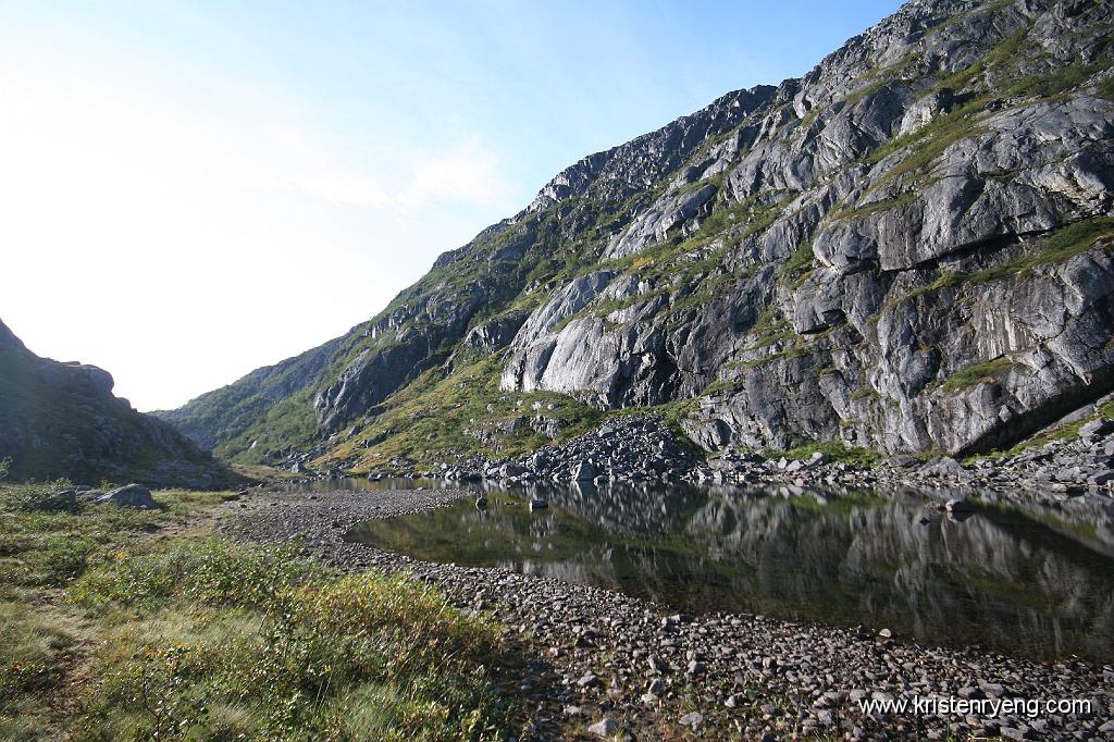 IMG_0061.JPG - Tredjevannet. Gammelgårdsfjellet ligger opp til høyre i bildet.