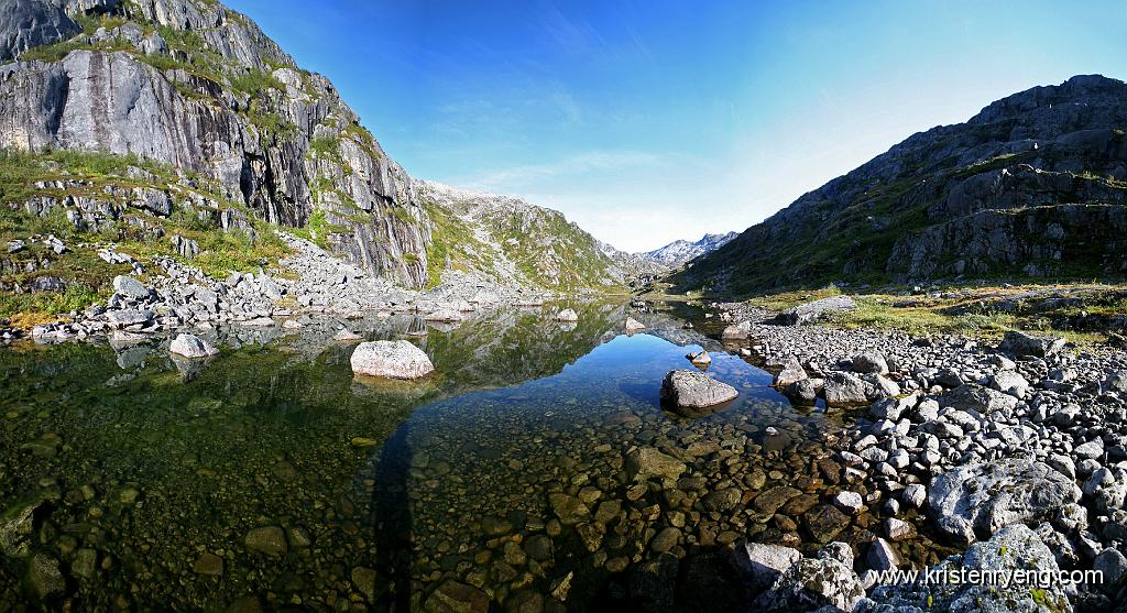 Untitled_Panorama3.jpg - Andrevannet med utsikt mot Skulgamtinden.