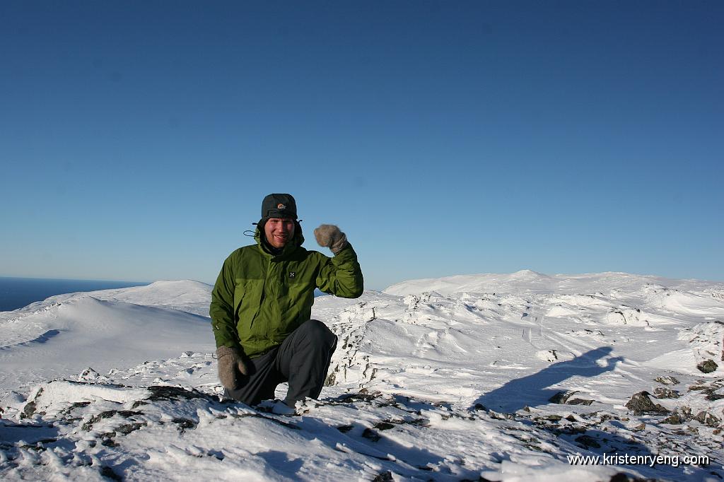 IMG_0015.JPG - Kristen på toppen av Snøfjellet.