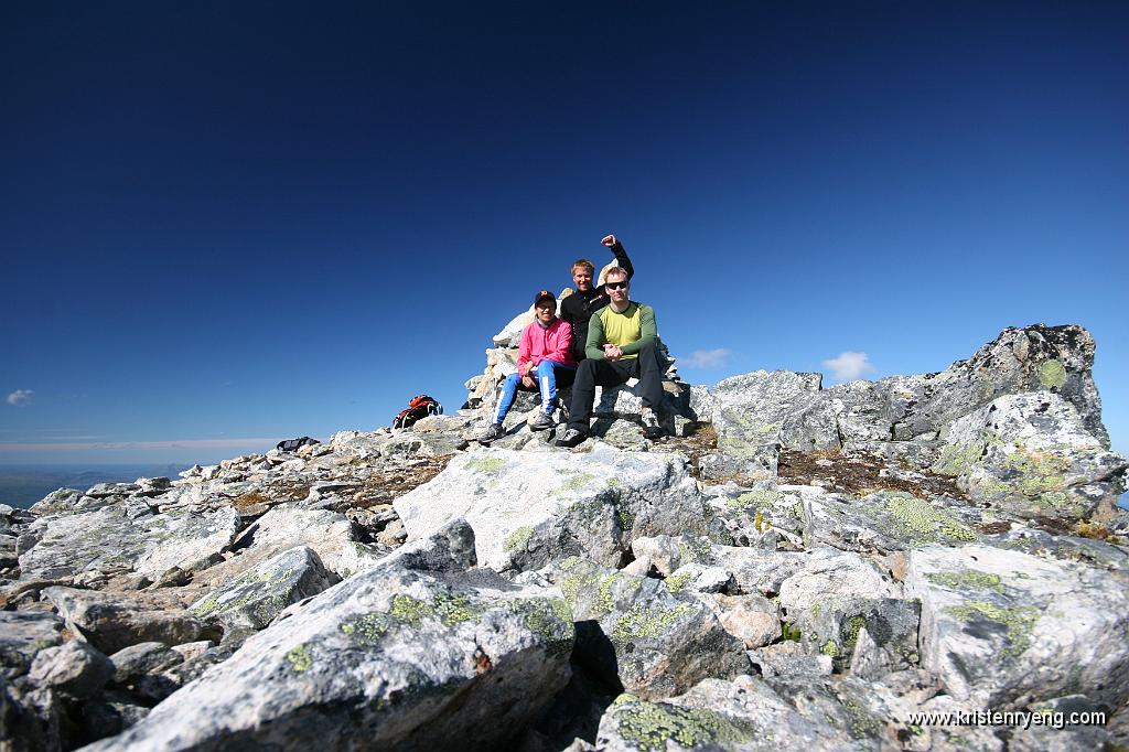 IMG_0458.JPG - Mona, Geir Arne og Kristen på toppen av Soltindan.