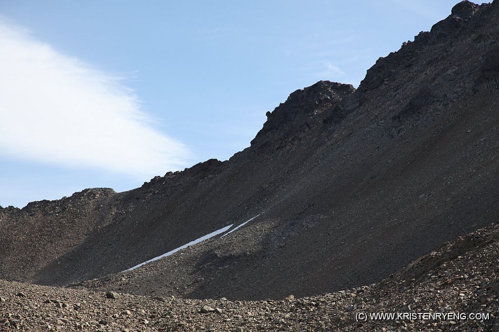 IMG_0505.JPG - Sultinden (1083 moh) opp til høyre for snøflekken.