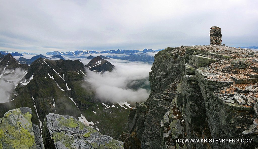 Untitled_Panorama2web.jpg - Toppvarden på Blåtinden, 1180 moh